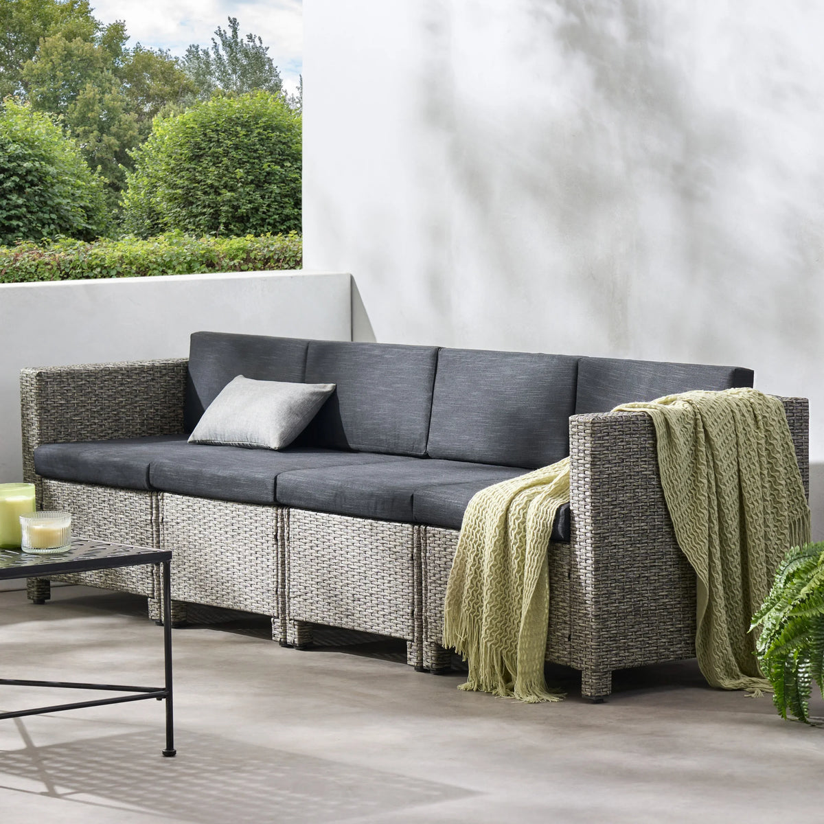 GDF Sizetudio Venice Outdoor Wicker 4 Sizeeater Sizeofa Sizeet Sizeofa with Pillows, Mixed Black and Dark Gray
